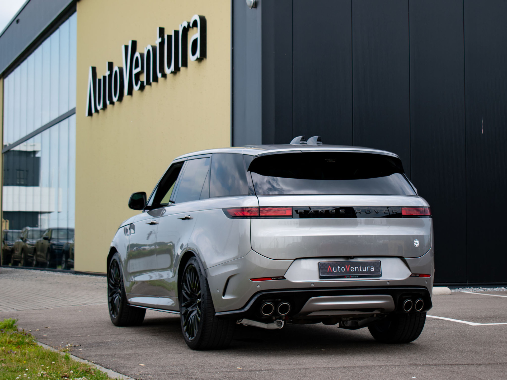 Land Rover Range Rover Sport P635 SV Edition One Flux Silver