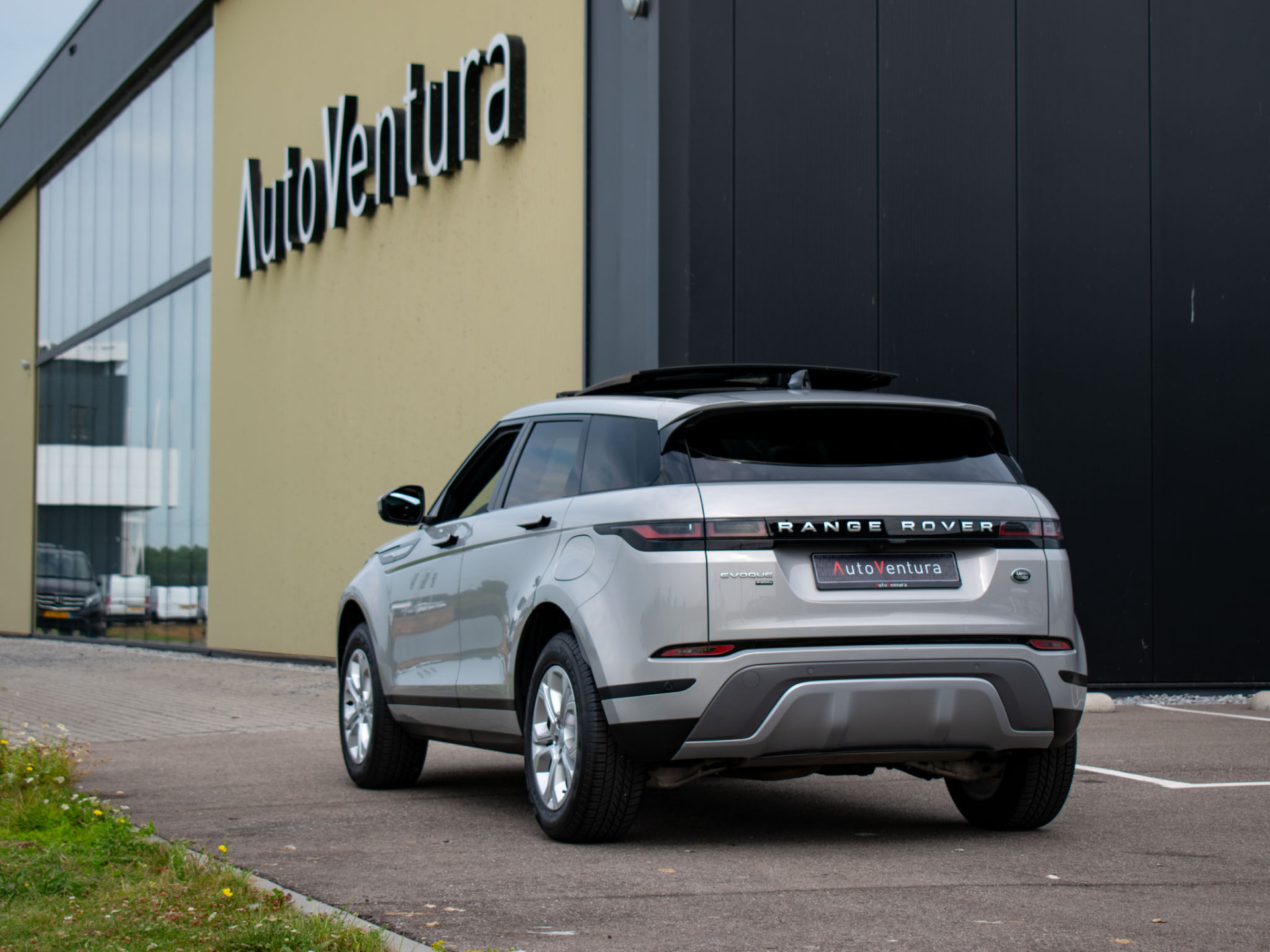 Land Rover Range Rover Evoque 1.5 P300e PHEV AWD S