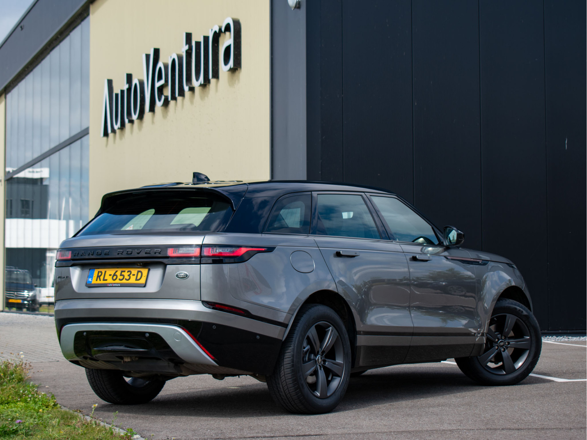 Land Rover Range Rover Velar 2.0 I4 Turbo AWD R-Dynamic HSE