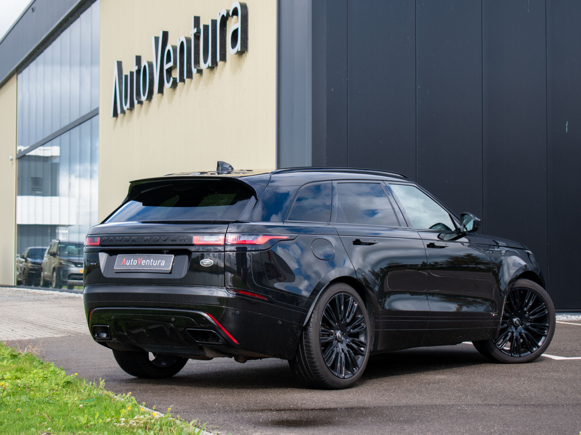 Land Rover Range Rover Velar 3.0 V6 SC AWD R-Dynamic HSE