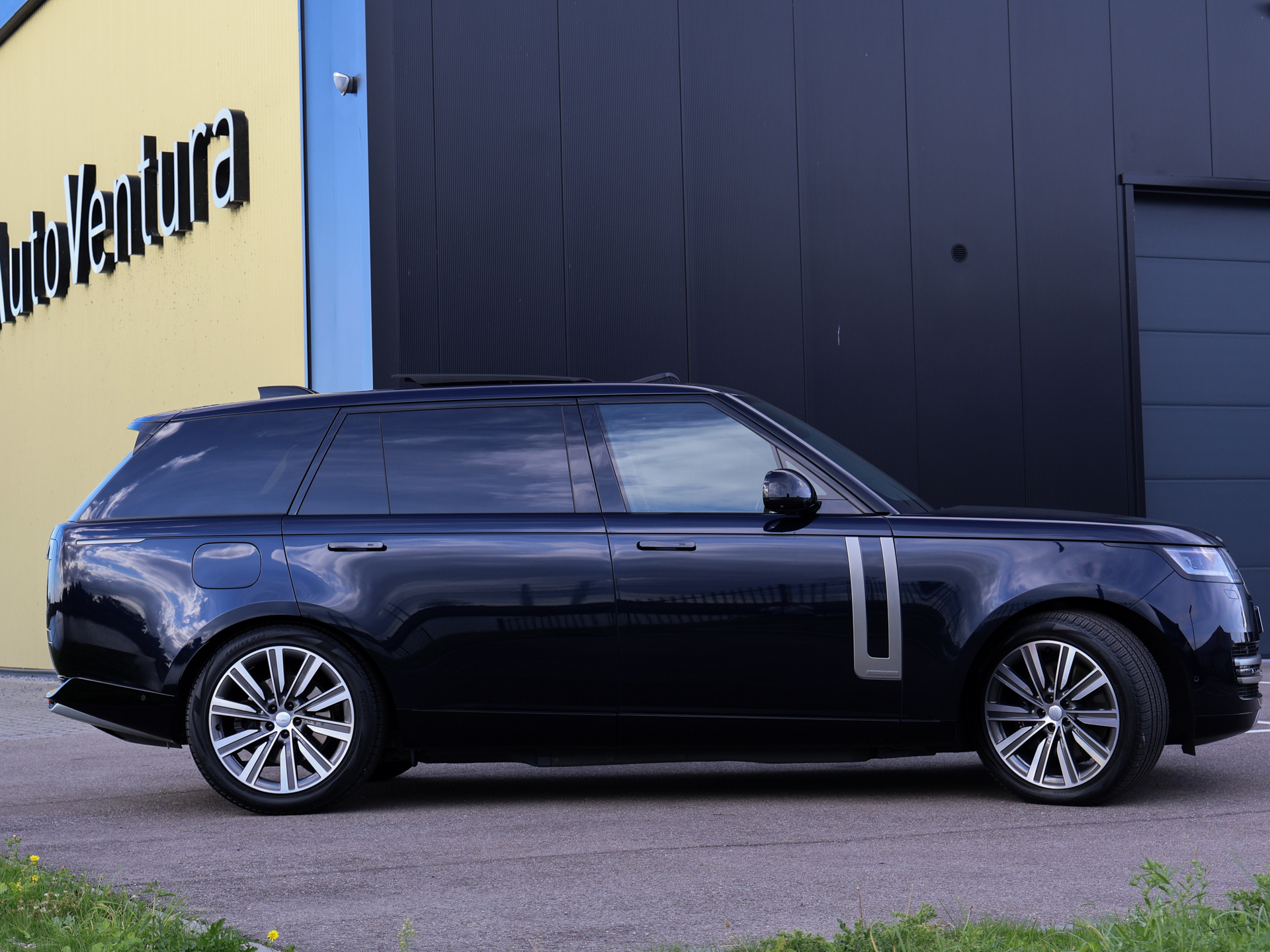 Land Rover Range Rover 3.0 P460e LWB Autobiography PHEV