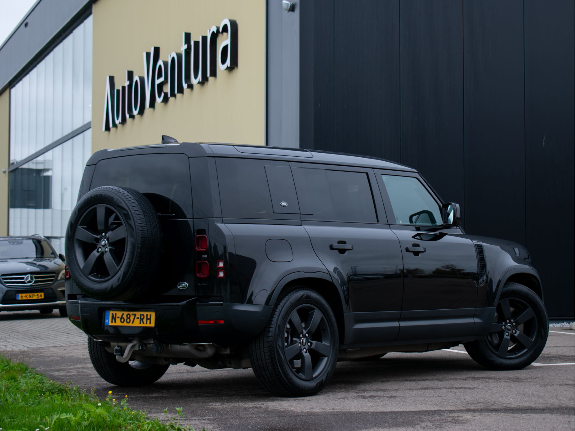 Land Rover Defender 110 P400e S