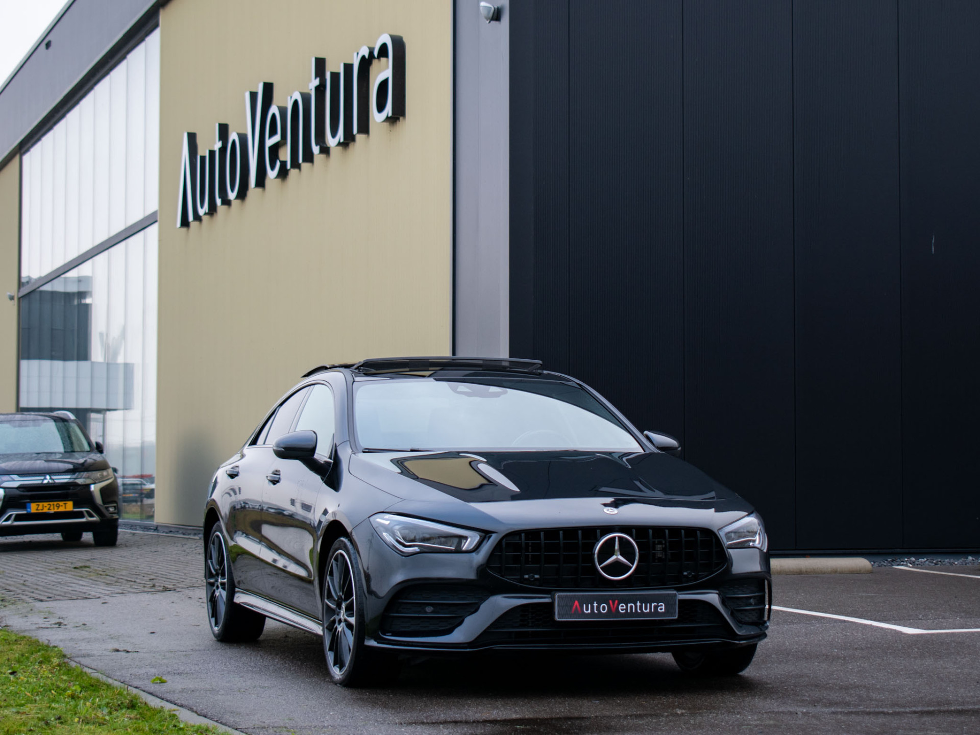 Mercedes-Benz CLA-Klasse 250 e Premium Plus AMG