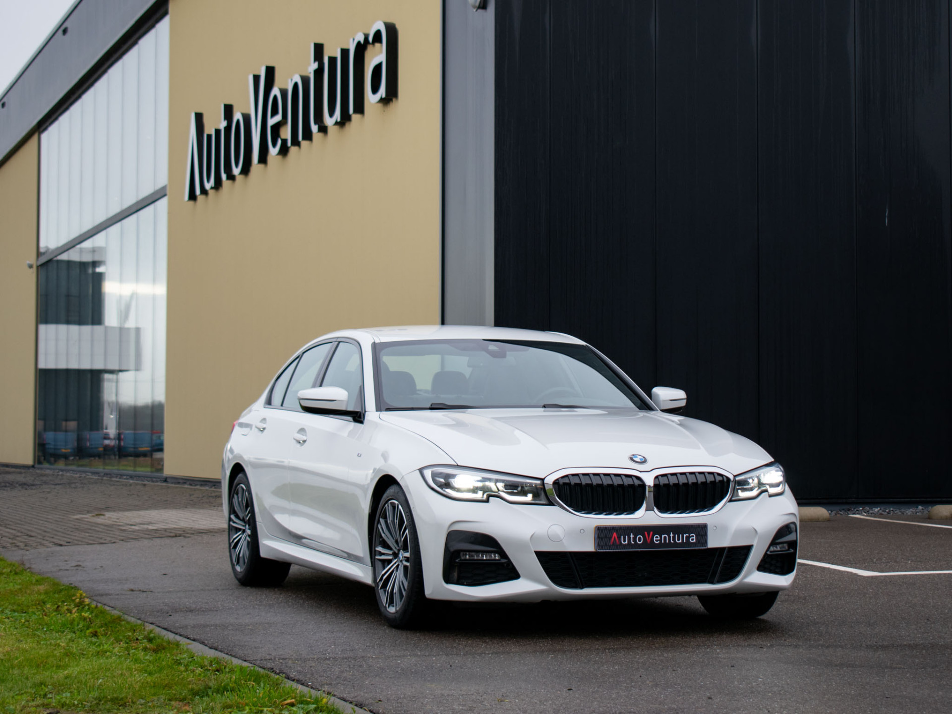 BMW 3 Serie 318i High Executive Edition